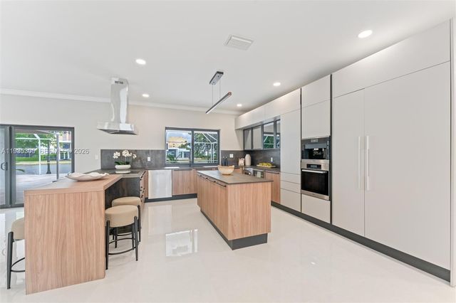 16733 Golfview Dr, Weston, FL 33326