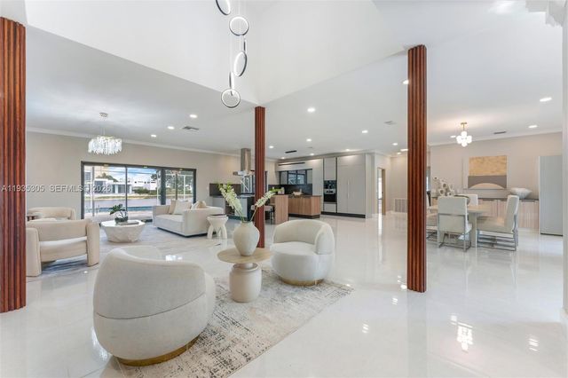 16733 Golfview Dr, Weston, FL 33326