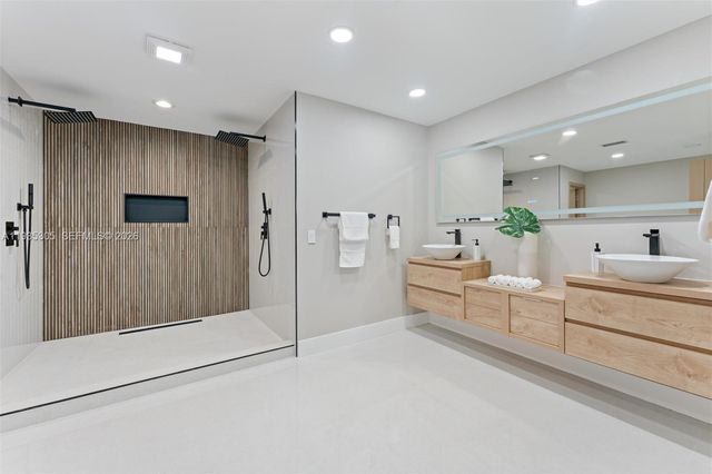 16733 Golfview Dr, Weston, FL 33326