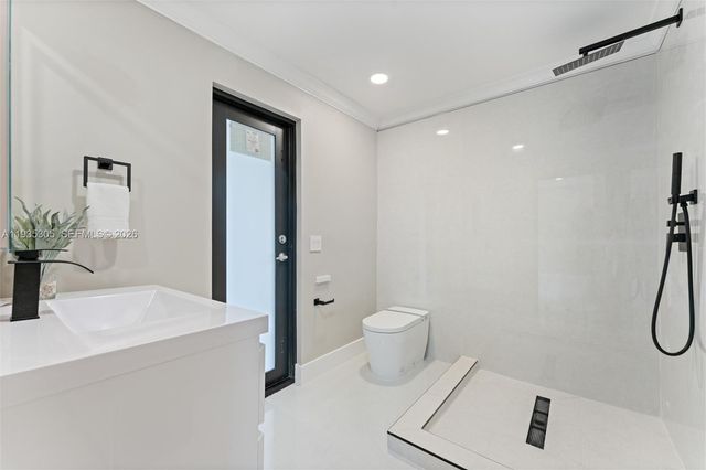 16733 Golfview Dr, Weston, FL 33326