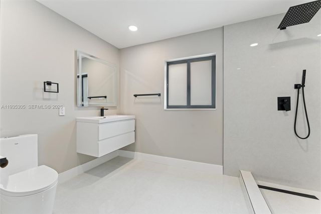 16733 Golfview Dr, Weston, FL 33326