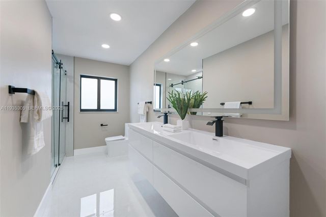 16733 Golfview Dr, Weston, FL 33326