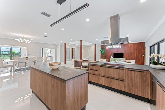 16733 Golfview Dr, Weston, FL 33326