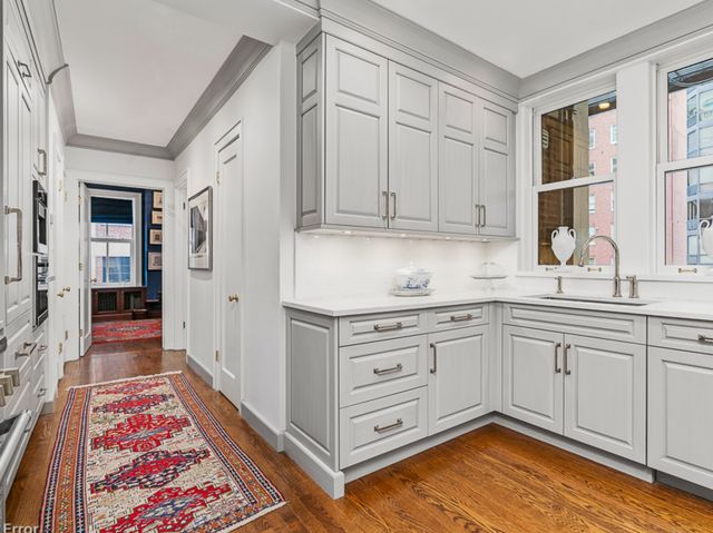 232 E WALTON Place 5E, Chicago, IL 60611