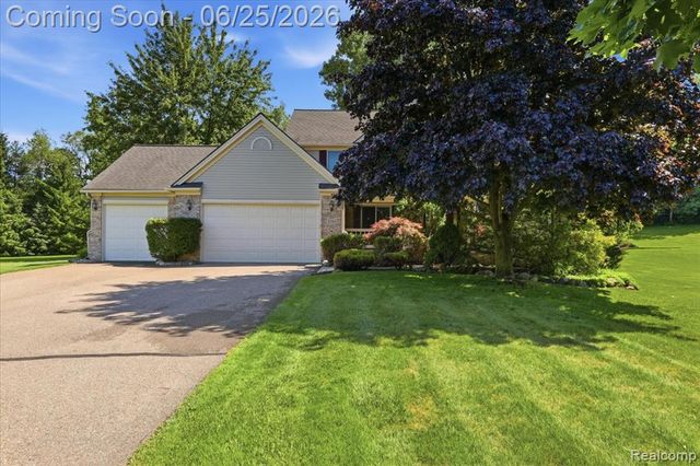 5762 Garnet Circle, Clarkston, MI 48348