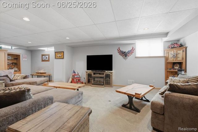 5762 Garnet Circle, Clarkston, MI 48348