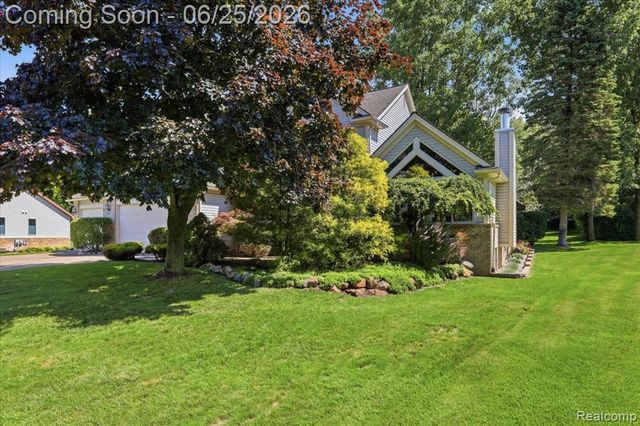 5762 Garnet Circle, Clarkston, MI 48348