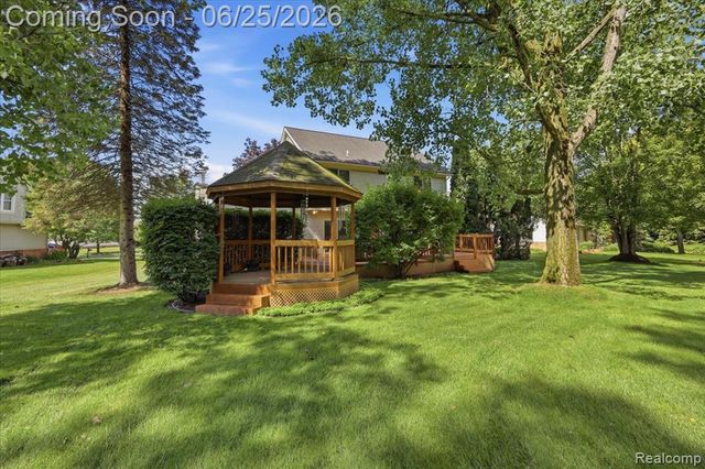 5762 Garnet Circle, Clarkston, MI 48348