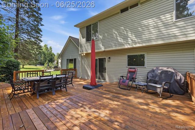 5762 Garnet Circle, Clarkston, MI 48348