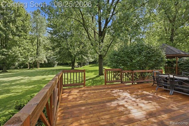 5762 Garnet Circle, Clarkston, MI 48348