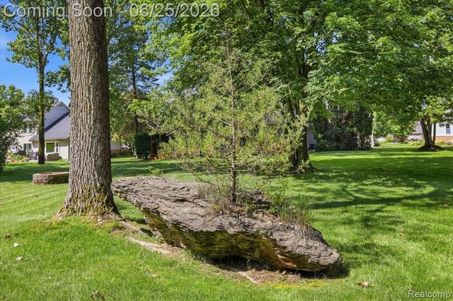 5762 Garnet Circle, Clarkston, MI 48348
