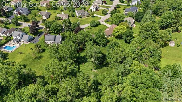 5762 Garnet Circle, Clarkston, MI 48348