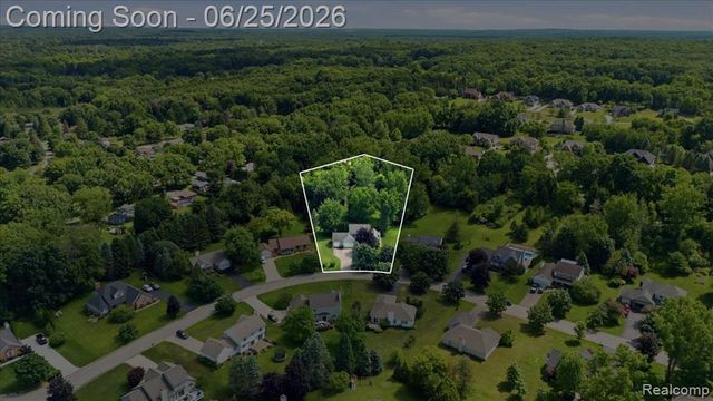 5762 Garnet Circle, Clarkston, MI 48348