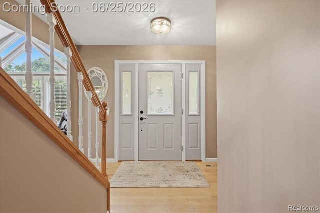 5762 Garnet Circle, Clarkston, MI 48348