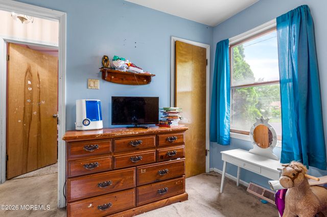 546 Roosevelt Avenue, Toms River, NJ 08753