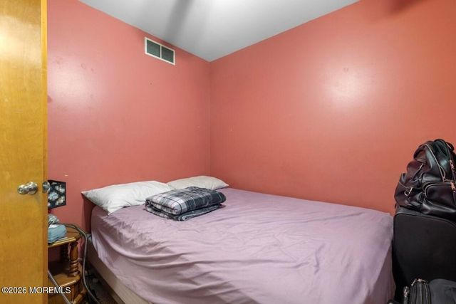 546 Roosevelt Avenue, Toms River, NJ 08753