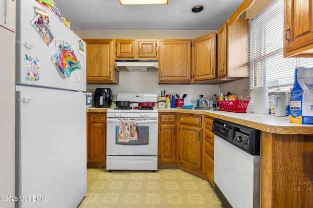 546 Roosevelt Avenue, Toms River, NJ 08753