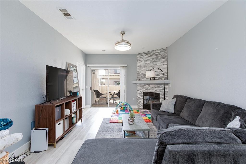 8725 West Flamingo Road 109, Las Vegas, NV 89147