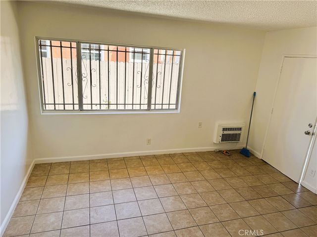2672 S Redondo Boulevard 3, Los Angeles, CA 90016