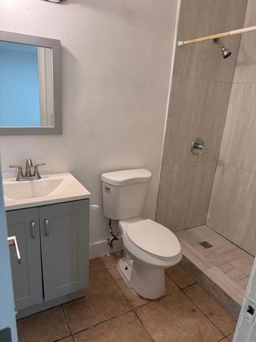 221 NE 40th St 1-3, Oakland Park, FL 33334