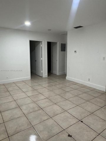 221 NE 40th St 1-3, Oakland Park, FL 33334