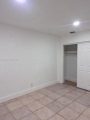 221 NE 40th St 1-3, Oakland Park, FL 33334