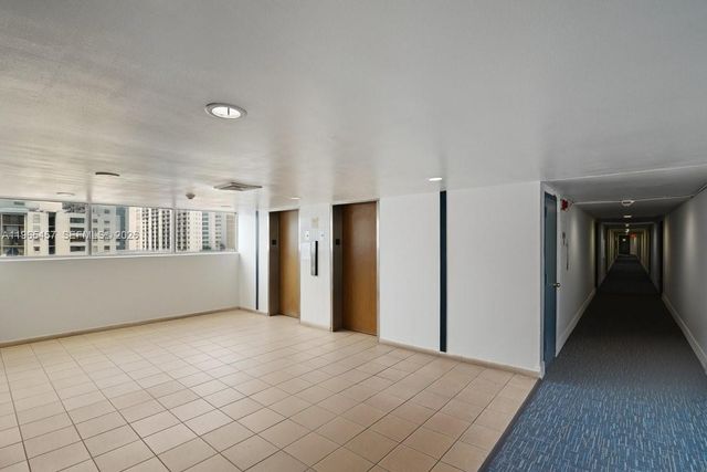 5050 NW 7th St 806, Miami, FL 33126