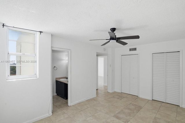 5050 NW 7th St 806, Miami, FL 33126