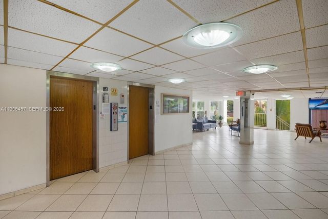 5050 NW 7th St 806, Miami, FL 33126