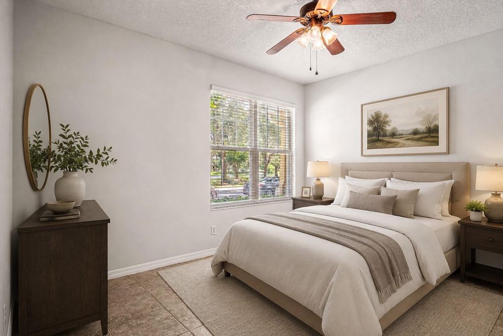 Image 17 of property listing at 11472 CENTER LAKE DRIVE, Windermere, FL 34786