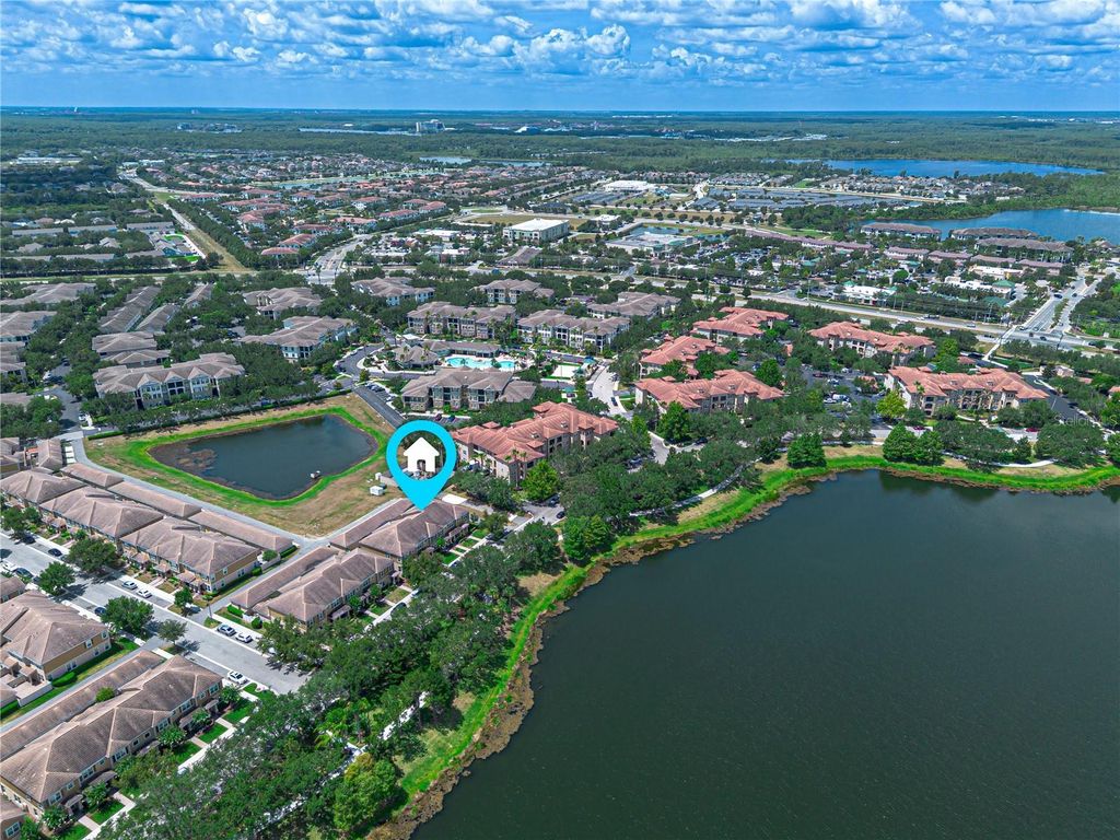 Image 3 of property listing at 11472 CENTER LAKE DRIVE, Windermere, FL 34786