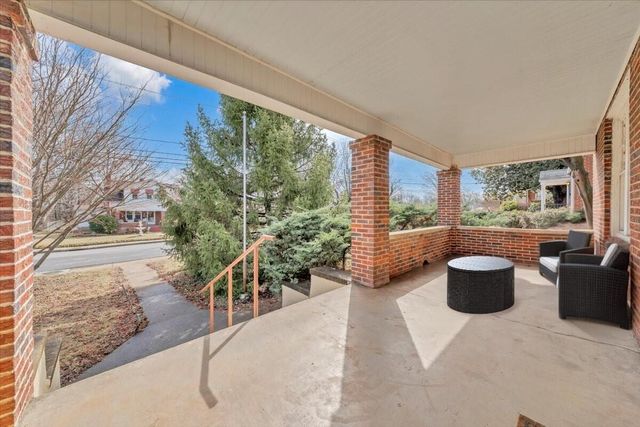 2704 Floraland DR, Roanoke, VA 24012