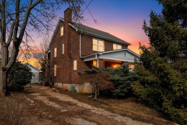 2704 Floraland DR, Roanoke, VA 24012