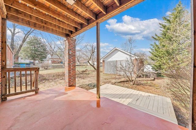 2704 Floraland DR, Roanoke, VA 24012