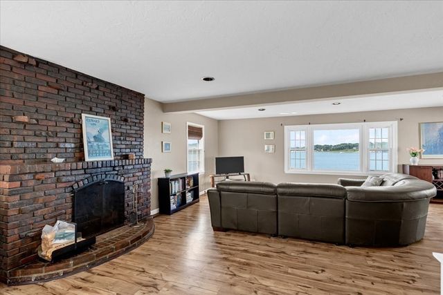 24 Aspinwall Ave, Weymouth, MA 02191