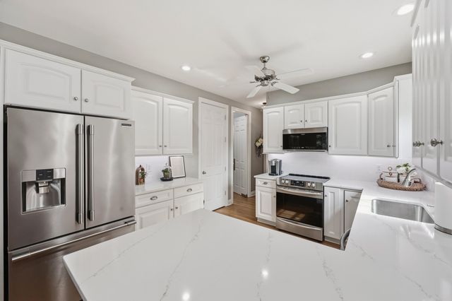 3244 Sebastian Lane, Lexington, KY 40513