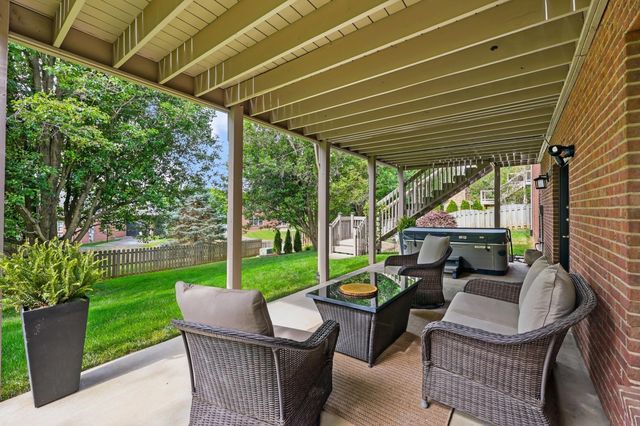 3244 Sebastian Lane, Lexington, KY 40513