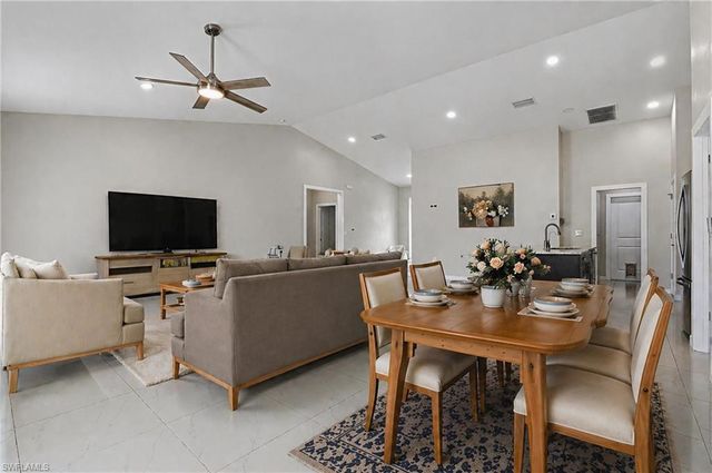 2713 SW Embers TER, Cape Coral, FL 33991