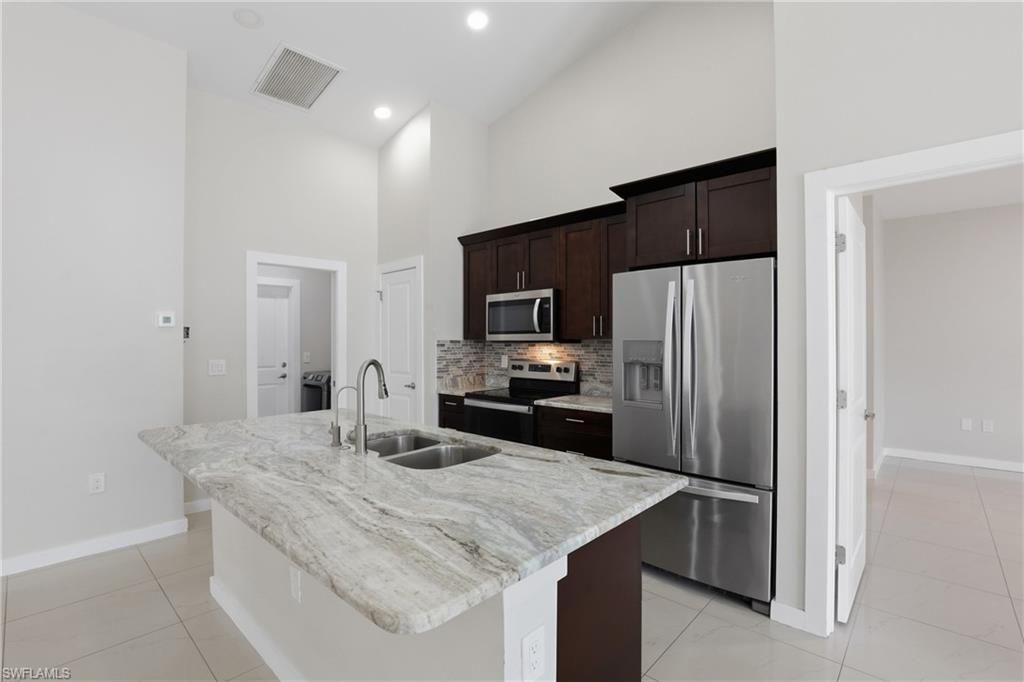 Image 12 of property listing at 2713 SW Embers TER, Cape Coral, FL 33991