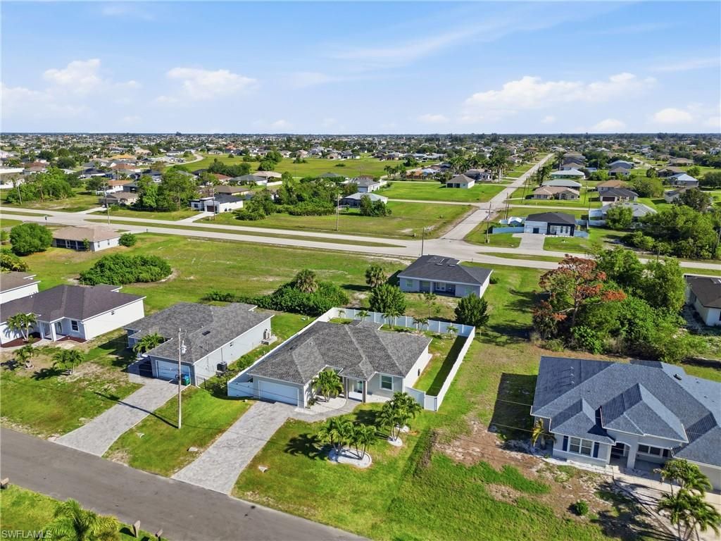 Image 38 of property listing at 2713 SW Embers TER, Cape Coral, FL 33991