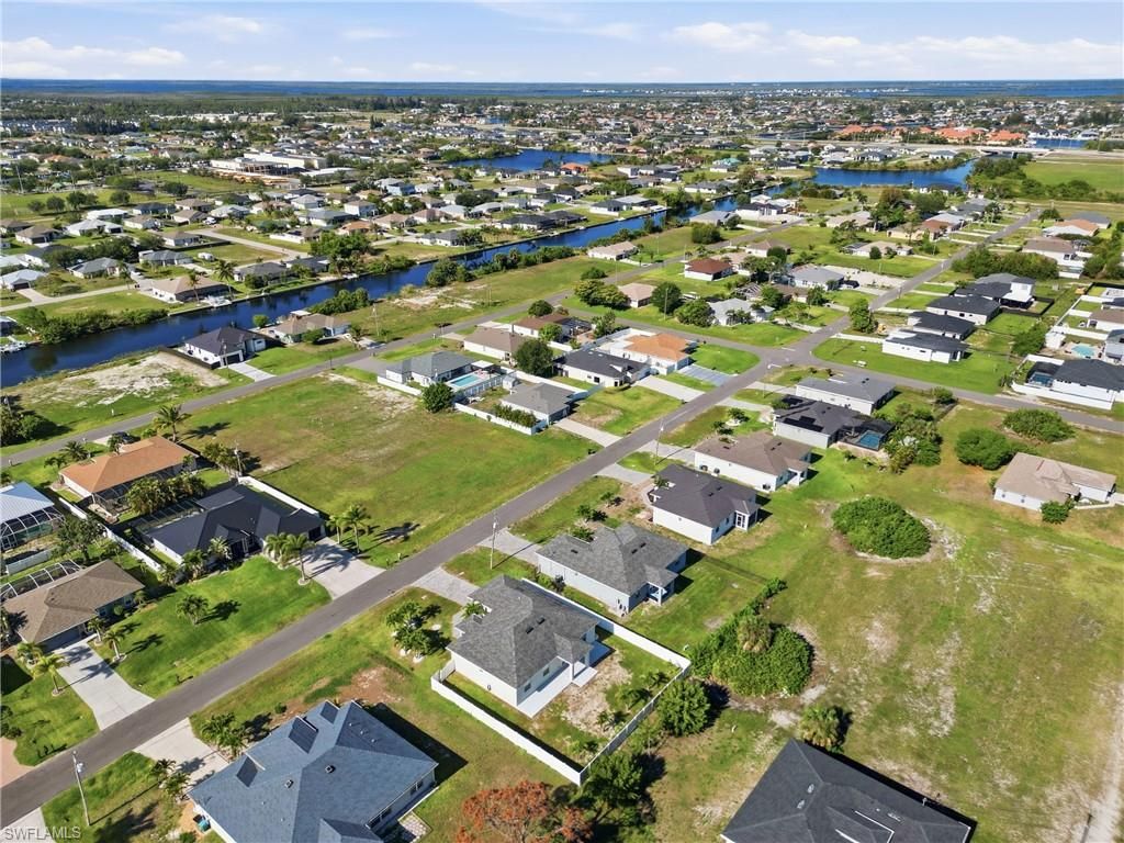 Image 39 of property listing at 2713 SW Embers TER, Cape Coral, FL 33991
