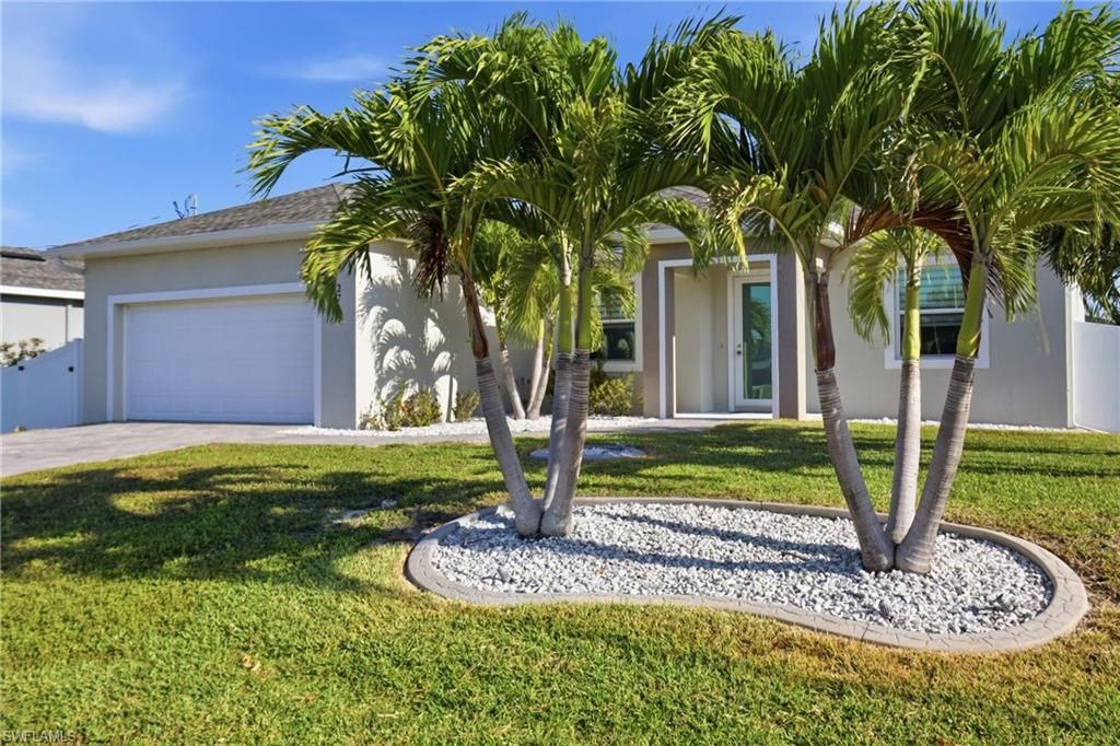 Image 4 of property listing at 2713 SW Embers TER, Cape Coral, FL 33991