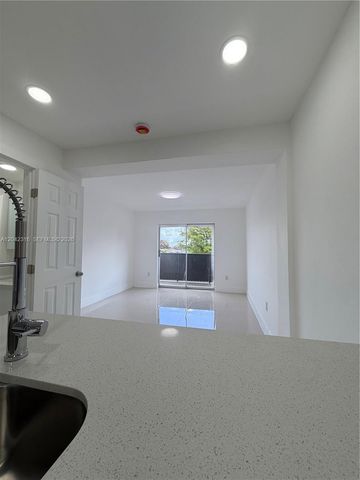1551 W Okeechobee Rd 9, Hialeah, FL 33010