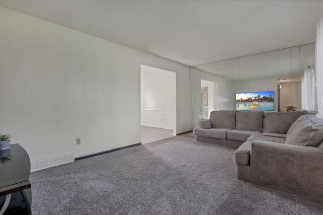 6467 Sharon Woods Boulevard, Columbus, OH 43229