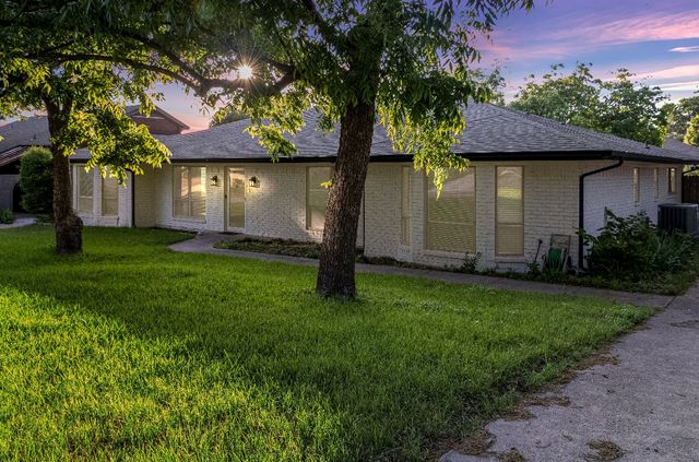 7636 Skylake Drive, Fort Worth, TX 76179