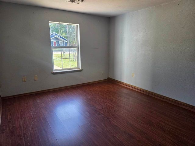 913 NW Dearborn, Lawton, OK 73507
