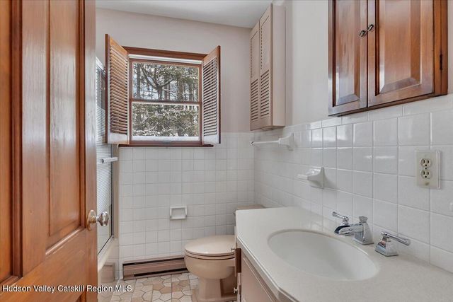 84 Climer Circle, Averill Park, NY 12018