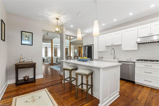 425 W York ST, Norfolk, VA 23510