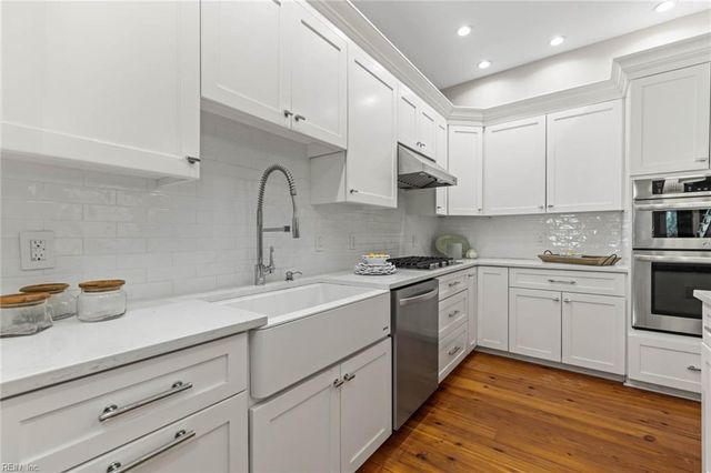 425 W York ST, Norfolk, VA 23510