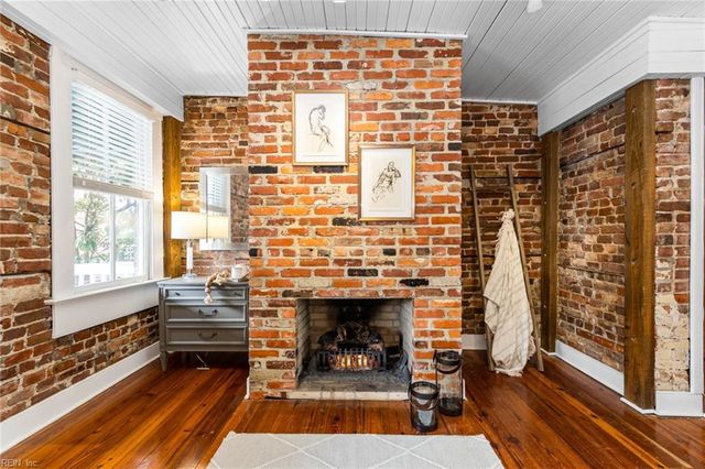 425 W York ST, Norfolk, VA 23510
